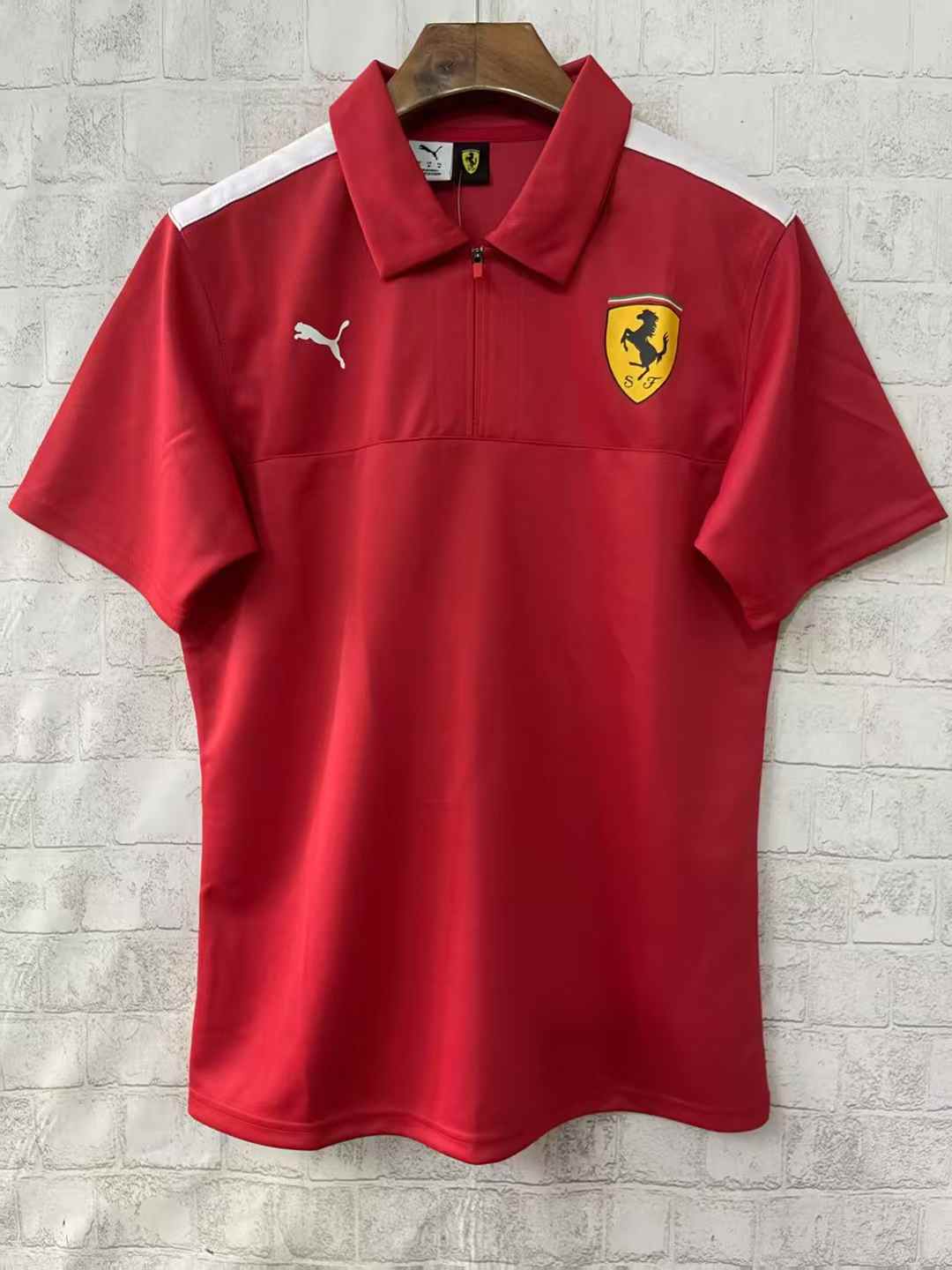 CAMISETA SCUDERIA FERRARI POLO MINIMALISTA 2025