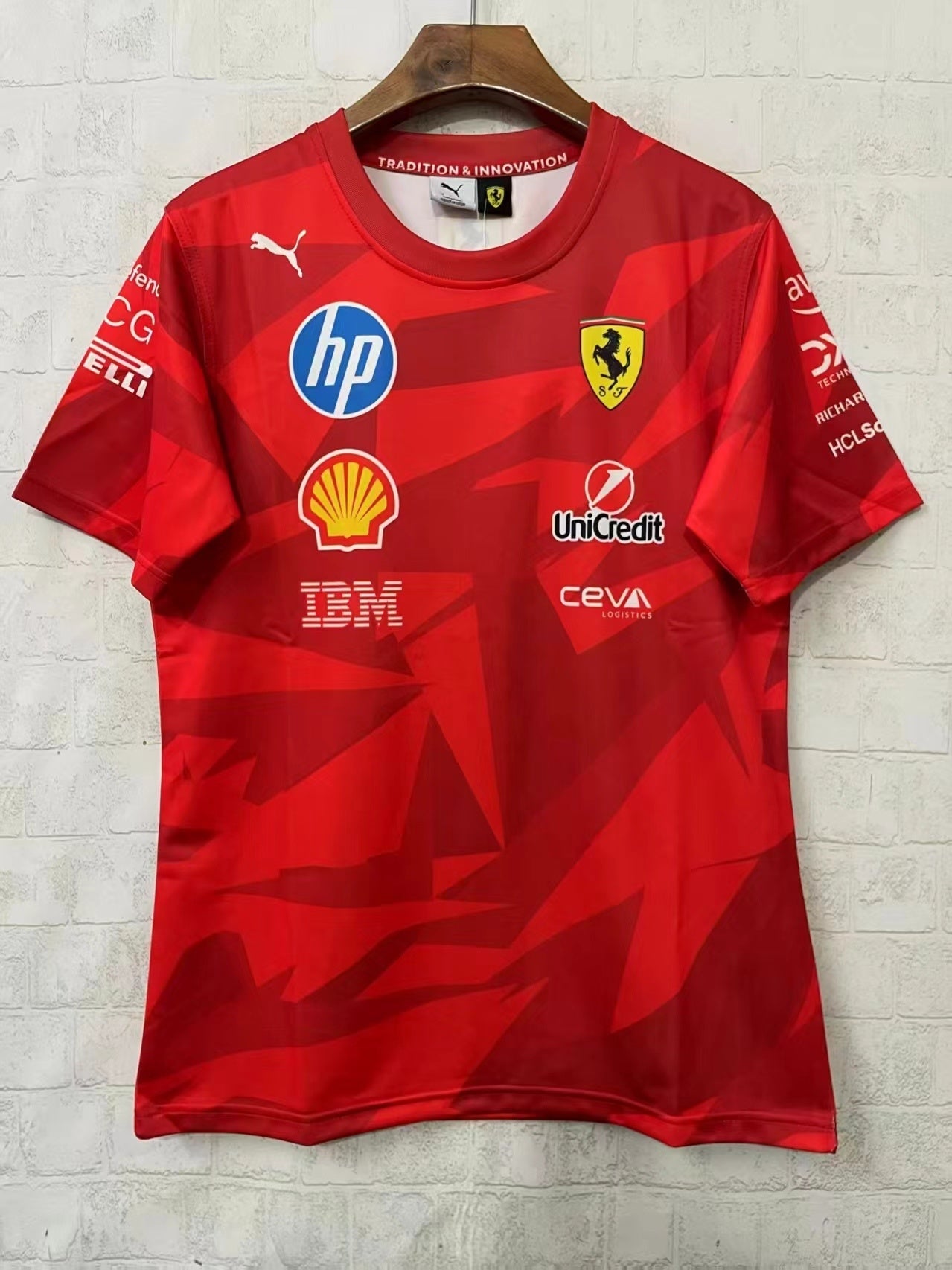 CAMISETA SCUDERIA FERRARI EDIÇÃO ESPECIAL 2025