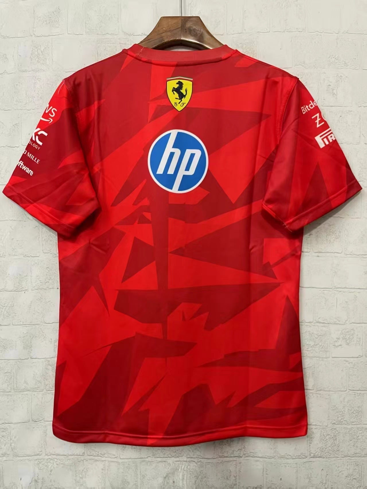 CAMISETA SCUDERIA FERRARI EDIÇÃO ESPECIAL 2025